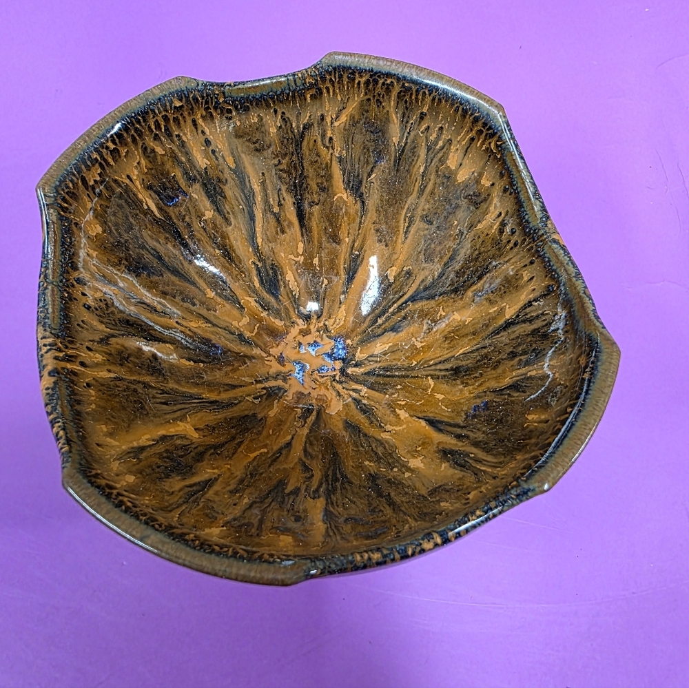 Chinese Porcelain Bowl With Multiple Colors - Picture 6 of 8